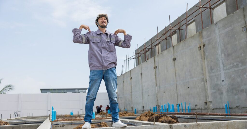 ラジオ体操する男性